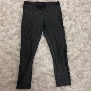 Lululemon grey crop yoga pants || size 4
